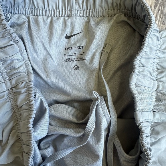 Nike Dri-Fit Lined Shorts Athletic Wear Casual Grey White Sz Mediums - Picture 4 of 8